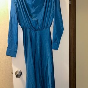Elegant Blue Long Sleeve Dress 🤍